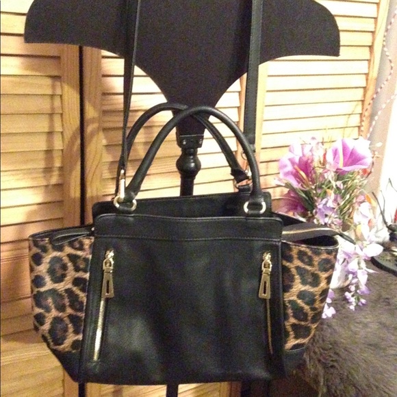 Black leopard shoulder bag with red lining - Picture 1 of 8